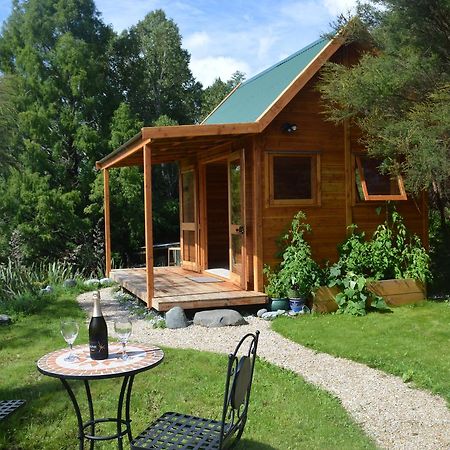 Sunrise Cabin At First Light Rangihaeata Retreat ทาคาคา ภายนอก รูปภาพ