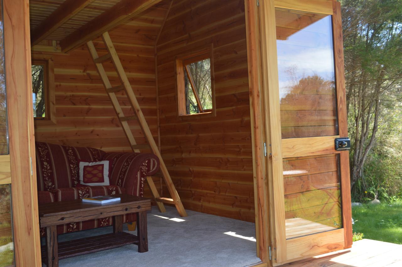 Sunrise Cabin At First Light Rangihaeata Retreat ทาคาคา ภายนอก รูปภาพ